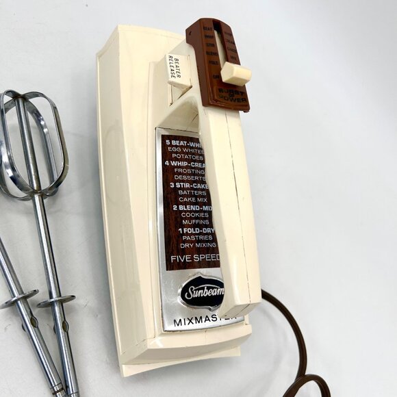 VINTAGE SUNBEAM MIXMASTER 5-SPEED TAN & BROWN HAND MIXER W/ BEATERS - Picture 2 of 10